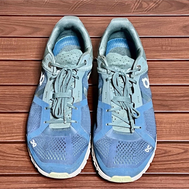 On - ランニングシューズ On Cloudflow 26.5cmの通販 by でかみ's shop