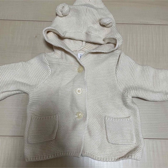 babyGAP(ベビーギャップ)のベビーギャップ くま耳 ニットカーディガン 60 キッズ/ベビー/マタニティのベビー服(~85cm)(カーディガン/ボレロ)の商品写真