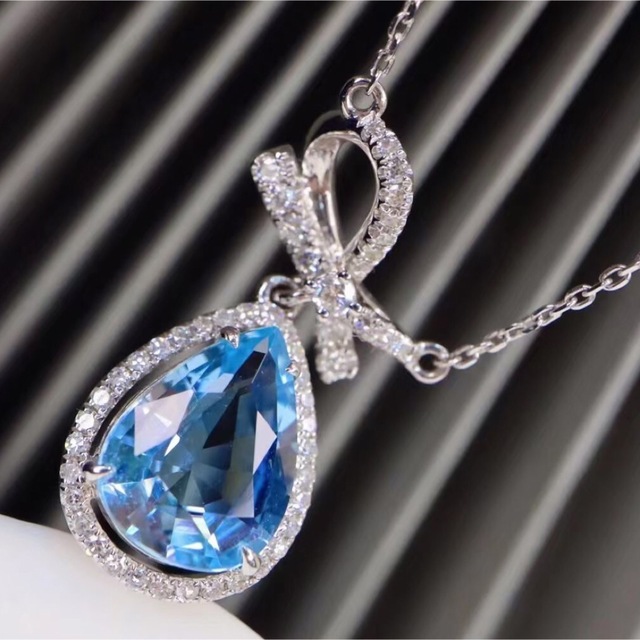 史上最も激安】 天然アクアマリン ¥ k18 ペンダントトップ2.15ct