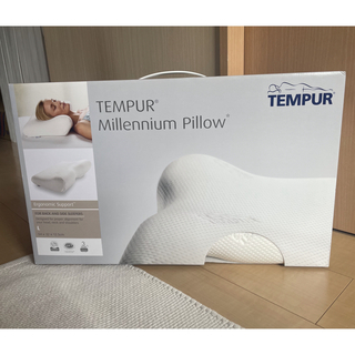テンピュール(TEMPUR)の【新品未使用】凹型立体フォルムのテンピュール枕/Lサイズ(枕)