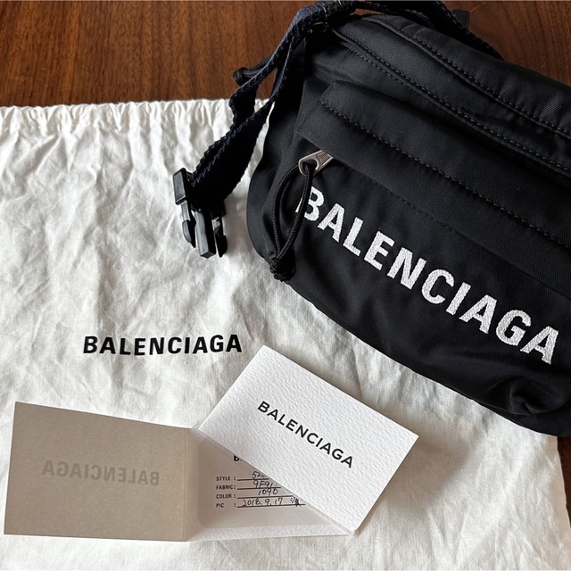 Balenciaga(バレンシアガ)のバレンシアガウエストバッグ　ボディバッグ レディースのバッグ(ボディバッグ/ウエストポーチ)の商品写真