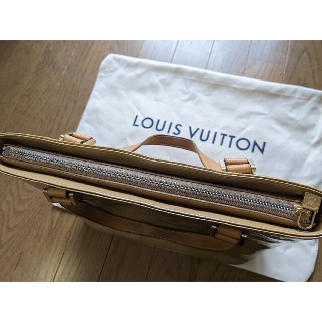Louis Vuitton ルイヴィトン モノグラムエナメルバッグ ベージュ