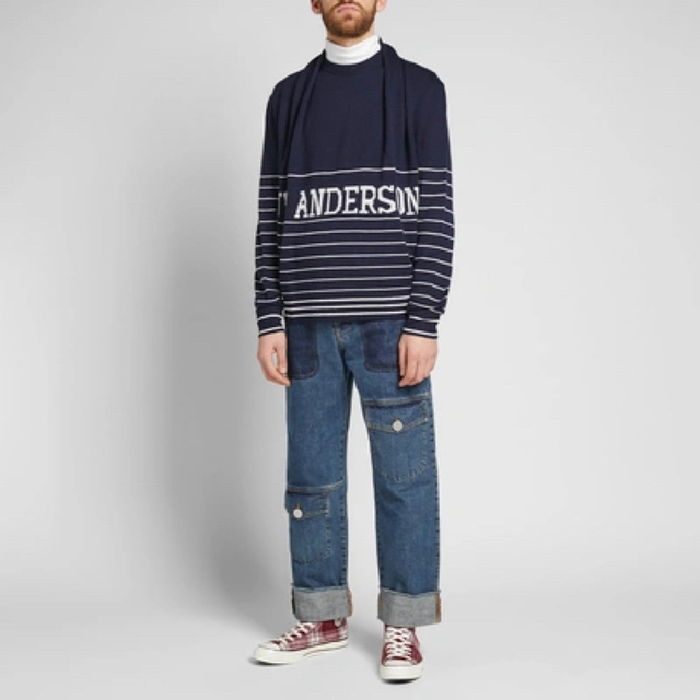 J.W.ANDERSON(ジェイダブリューアンダーソン)のJW ANDERSON LOGO KNITTED JUMPER メンズのトップス(ニット/セーター)の商品写真