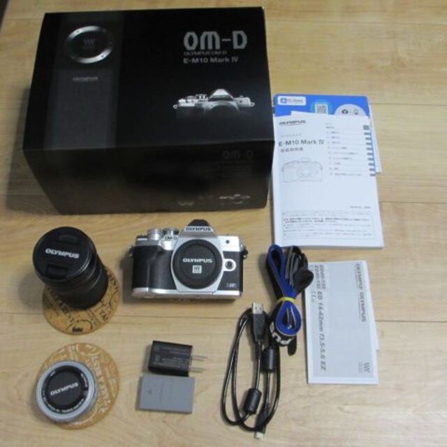 OLYMPUS ﾐﾗｰﾚｽ一眼 ﾀﾞﾌﾞﾙﾚﾝｽﾞｷｯﾄ OM-D E-M10