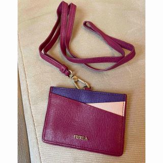 フルラ(Furla)の美品 FURLA フルラ カードケース ストラップ付き ピンク ラベンダー (名刺入れ/定期入れ)