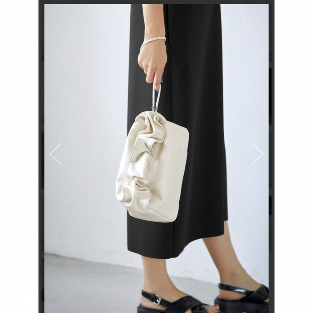 STYLE DELI(スタイルデリ)のスタイルデリ　シャーリングハンドルバッグ　ホワイト レディースのバッグ(ハンドバッグ)の商品写真