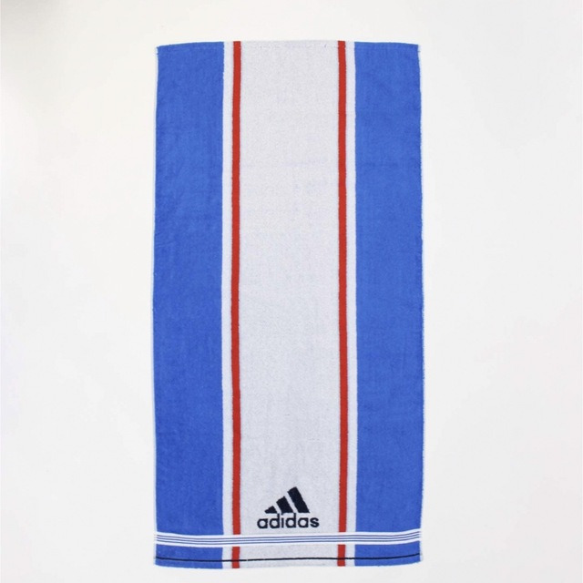 adidas(アディダス)の新品☆アディダス　バスタオル インテリア/住まい/日用品の日用品/生活雑貨/旅行(タオル/バス用品)の商品写真