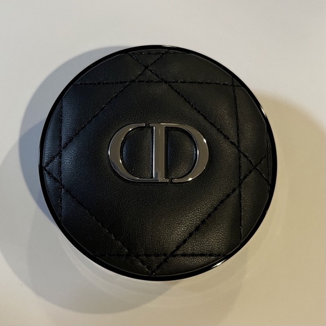 Dior(ディオール)のディオールスキン フォーエヴァー　クッション　ファンデーション　Dior コスメ/美容のベースメイク/化粧品(ファンデーション)の商品写真