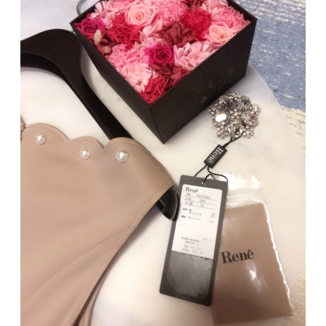 Rene 2022年製【新品未使用タグ付き】 スカラップ♡パール Rene 2022年製【新品未使用タグ付き】 スカラップ♡パール
