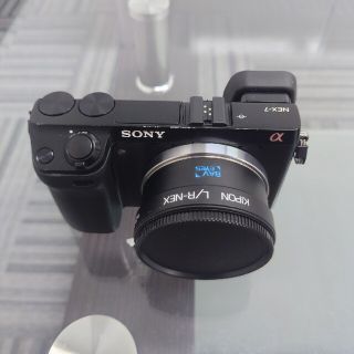 ソニー(SONY)のNEX7とライカR　28−70レンズとベイヤー0.7倍　コンバーター(ミラーレス一眼)