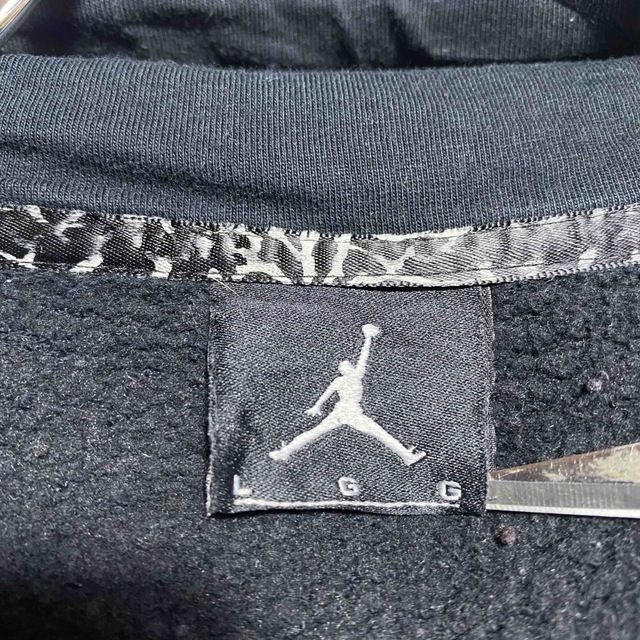 Jordan Brand（NIKE）(ジョーダン)のナイキ　エアジョーダン　ジャンプマン 刺繍ロゴ　スウェット生地　スタジャン メンズのジャケット/アウター(ブルゾン)の商品写真