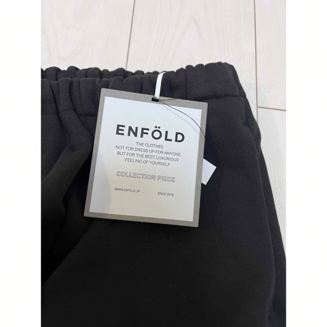 ENFOLD(エンフォルド)のお値下げ　ENFOLD  パンツ　完売　新品タグ付き レディースのパンツ(カジュアルパンツ)の商品写真