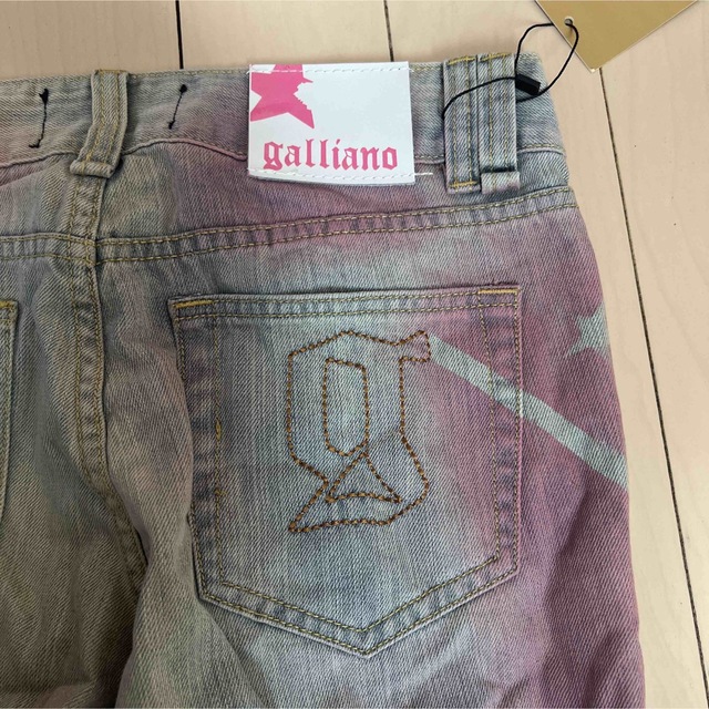 John Galliano(ジョンガリアーノ)の新品タグ付き⭐︎galliano デニム メンズのパンツ(デニム/ジーンズ)の商品写真