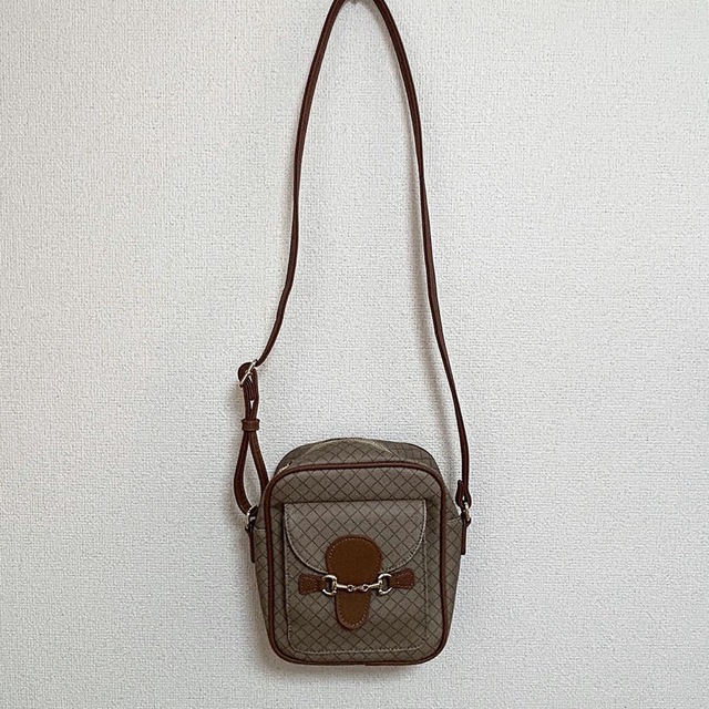 OZOC(オゾック)のOZOC 縦長ビッドミニショルダー レディースのバッグ(ショルダーバッグ)の商品写真