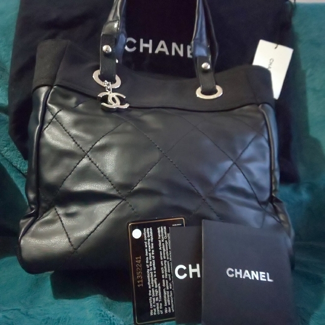 CHANEL(シャネル)の未使用💗シャネル パリビアリッツトート PM レディースのバッグ(トートバッグ)の商品写真