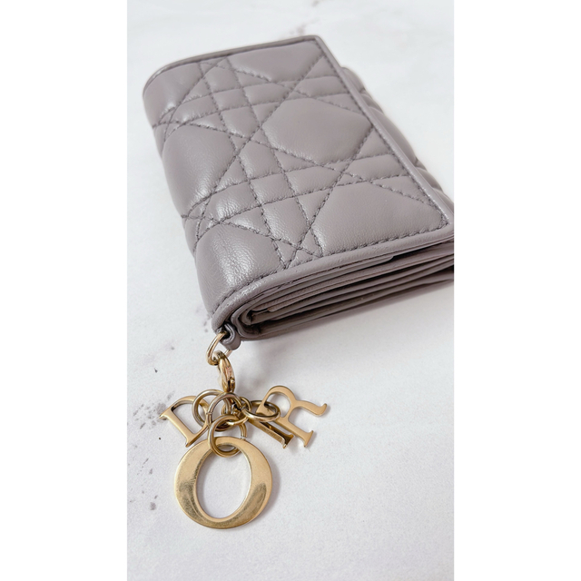 Christian Dior(クリスチャンディオール)の美品🌟⋆꙳Dior レディディオール ロータスウォレット 三つ折財布 レディースのファッション小物(財布)の商品写真