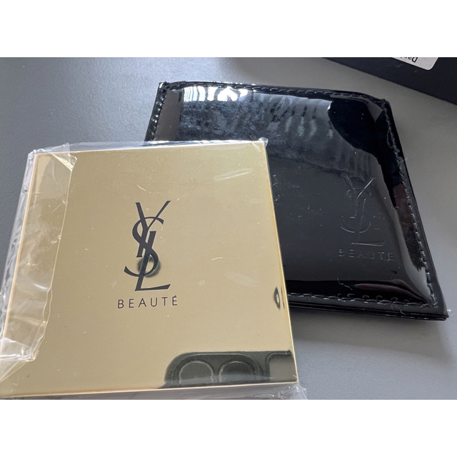 新品　Saint Laurent　サンローラン　ミラー　手鏡　レザーケース付き