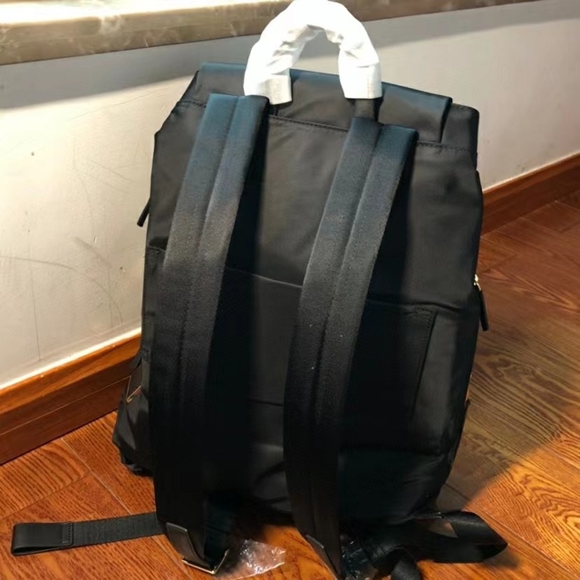 定番の中古商品 セールTUMI Voyageur リーヴァス バックパック