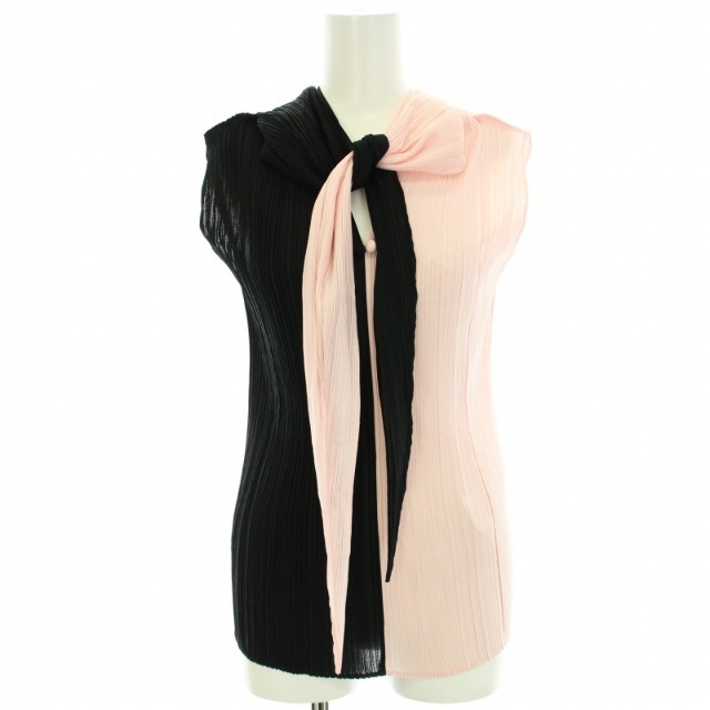 ISSEY MIYAKE(イッセイミヤケ)のイッセイミヤケ FETE ブラウス カットソー スカーフネック プリーツ 2 M レディースのトップス(シャツ/ブラウス(半袖/袖なし))の商品写真