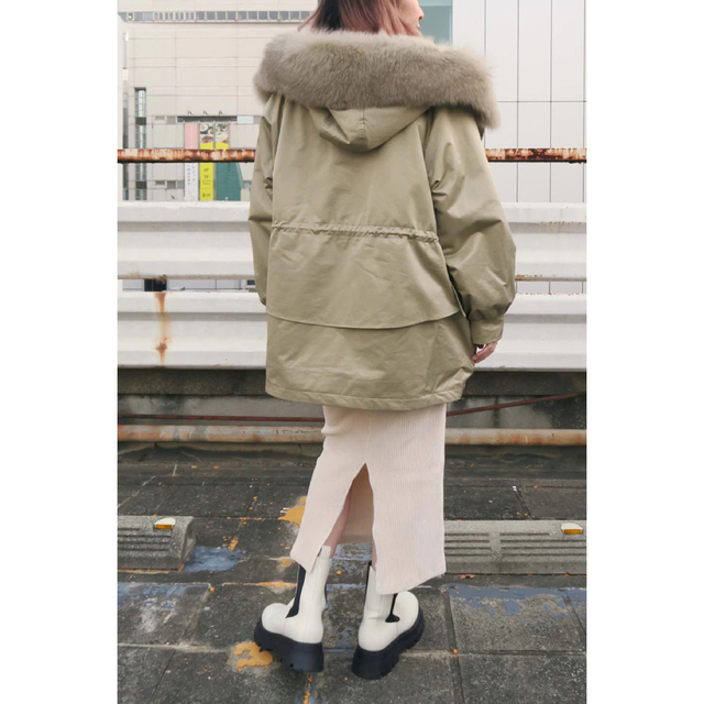 Pauline Bleu(ポリーヌブロー)の専用　ポリーヌブロー　ドロストラクーンファーコート　カーキー　イシカワラボ レディースのジャケット/アウター(モッズコート)の商品写真
