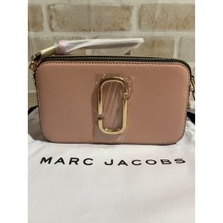 マークジェイコブス(MARC JACOBS)のMARCJACOBS カメラバック　くすみピンク(ショルダーバッグ)