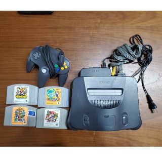 ニンテンドウ64(NINTENDO 64)のNintendo64／人気カセット付き(家庭用ゲーム機本体)