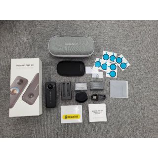 insta360 one x2 　予備バッテリー×２　microSD　64GB　(ビデオカメラ)