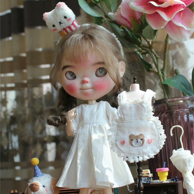 ブライス 人形 お洋服 アウトフィット 海外作家製 赤x白 ブライス 人形 お洋服 アウトフィット 海外作家製 赤x白