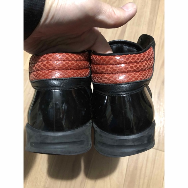 Gucci(グッチ)のGUCCI ハイカットスニーカー　ブラック　レザー　メンズ メンズの靴/シューズ(スニーカー)の商品写真