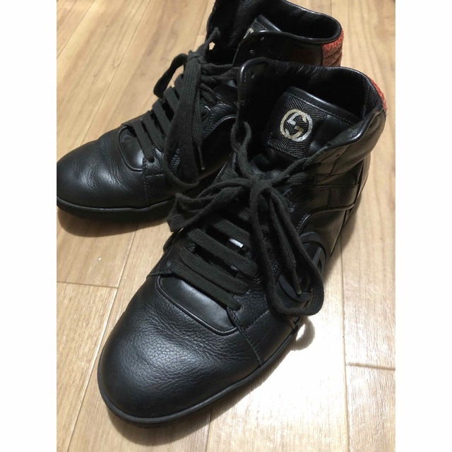 Gucci(グッチ)のGUCCI ハイカットスニーカー　ブラック　レザー　メンズ メンズの靴/シューズ(スニーカー)の商品写真