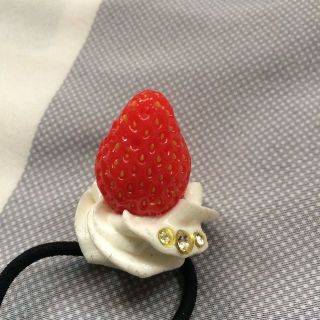 キューポット(Q-pot.)の最後値下げ⚠️２点以上割引！キューポット🍓いちごホイップ🍨ヘアゴム(ヘアゴム/シュシュ)