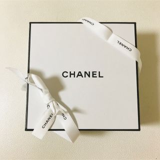 シャネル(CHANEL)のCHANEL シャネル　白　黒　ホワイト　ブラック　プレゼント用　空箱　BOX(その他)