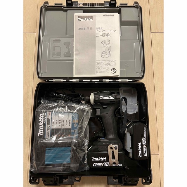 ☆品☆makita マキタ 18V充電式インパクトドライバー TD172D オーセンティックレッド/赤 本体 充電器(DC18RC)付 64771