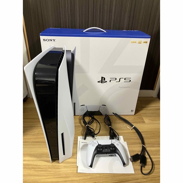 PlayStation(プレイステーション)のSONY PlayStation5 本体 CFI-1200A01 エンタメ/ホビーのゲームソフト/ゲーム機本体(家庭用ゲーム機本体)の商品写真