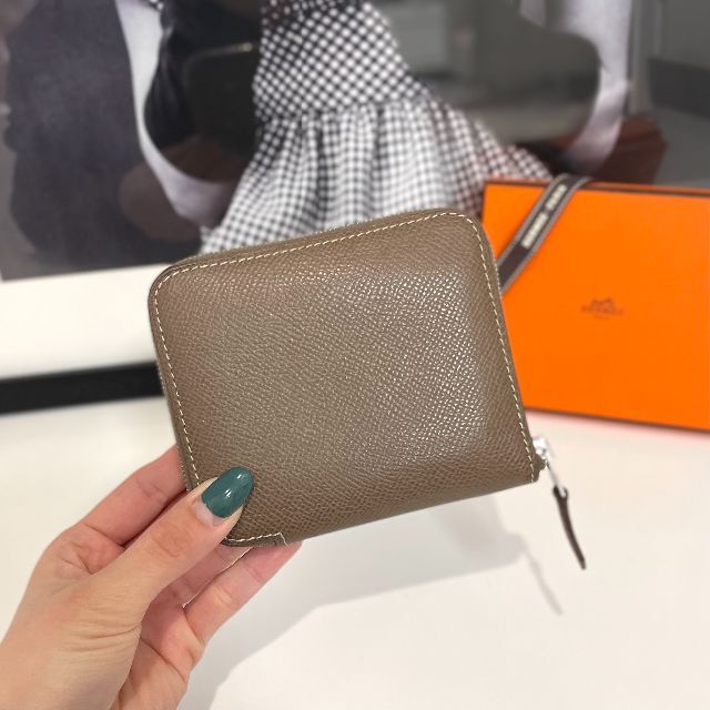 激安通販 - Hermes エルメス Z刻印 エトゥープ アザップコンパクト