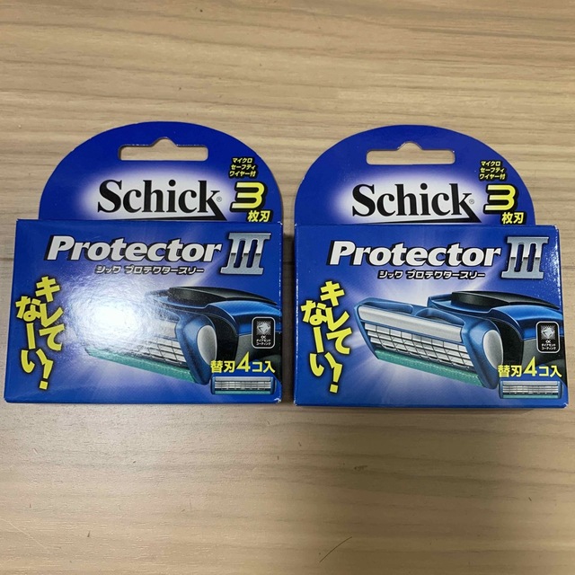 Schick(シック)の【お値下げ中】シック　プロテクタースリー　替刃4コ入　2個 コスメ/美容のシェービング(カミソリ)の商品写真