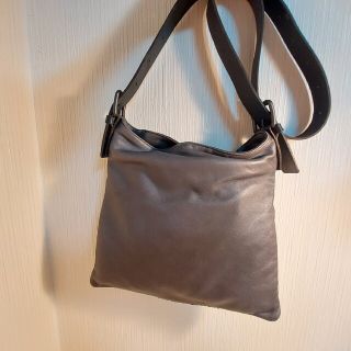 ボッテガヴェネタ(Bottega Veneta)のボッテガヴェネタ イントレチャート ショルダーバッグ グレー 261983(ショルダーバッグ)