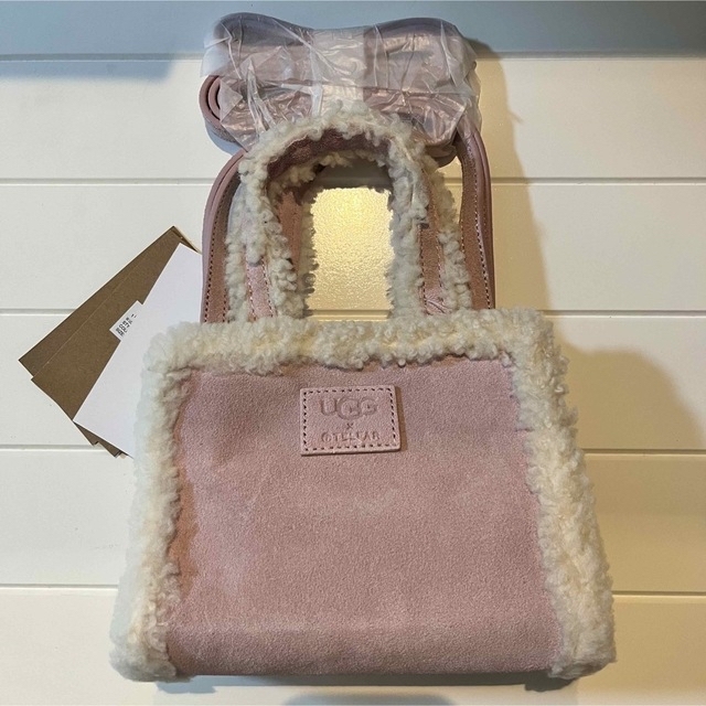 NY購入　Telfar x UGG コラボバッグ　S レディースのバッグ(ショルダーバッグ)の商品写真