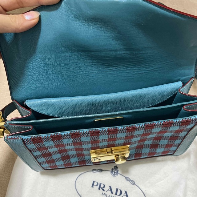 PRADA(プラダ)のprada プラダ レディースのバッグ(メッセンジャーバッグ)の商品写真