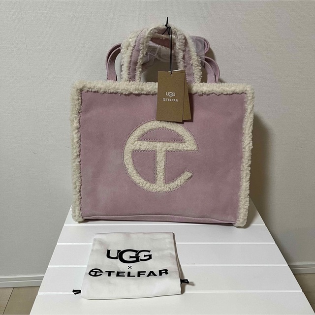 UGG(アグ)の新品未使用　NY購入　Telfar x UGG bag サイズM レディースのバッグ(トートバッグ)の商品写真