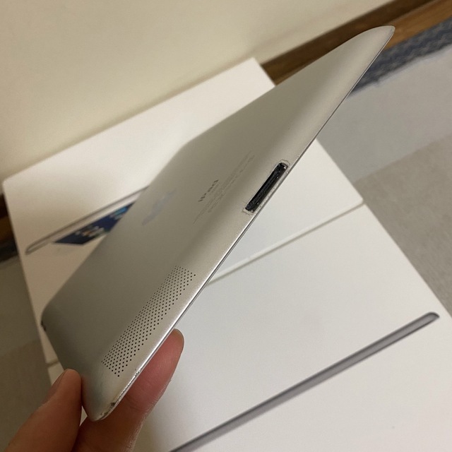 上品Aランク　iPad3 64GB大容量モデル　WiFi   アイパッド　4世代