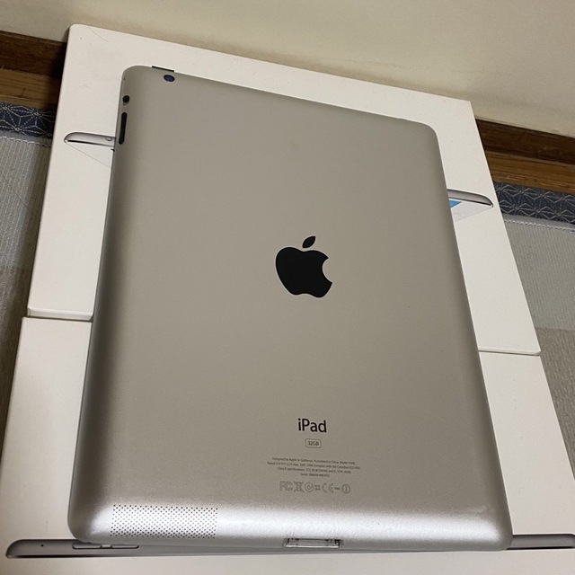 上品Aランク　iPad3 64GB大容量モデル　WiFi  アイパッド　3世代