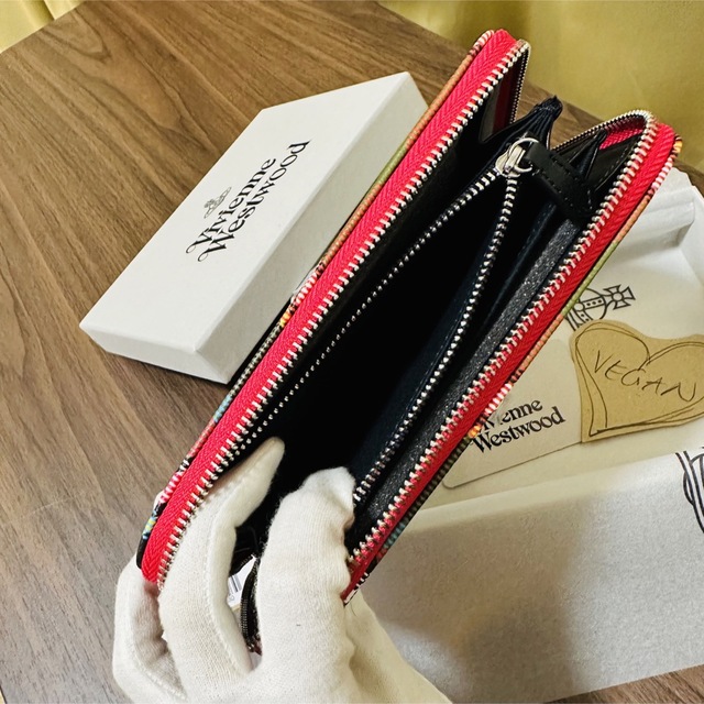 Vivienne Westwood(ヴィヴィアンウエストウッド)の正規品/お箱付VivienneWestwood オーブ赤タータン長財布 レディースのファッション小物(財布)の商品写真