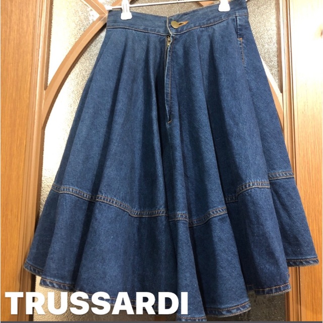 Trussardi(トラサルディ)のトラサルディ　デニムスカート レディースのスカート(ひざ丈スカート)の商品写真