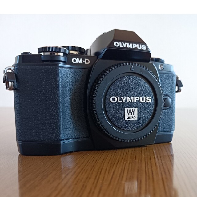 OLYMPUS OM-D E-M10 ボディ ブラック 3