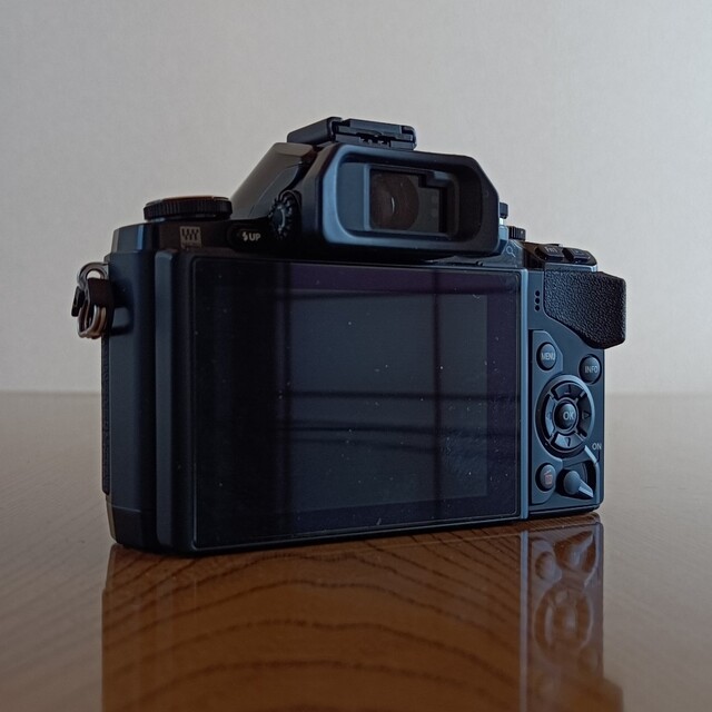 OLYMPUS OM-D E-M10 ボディ ブラック 5