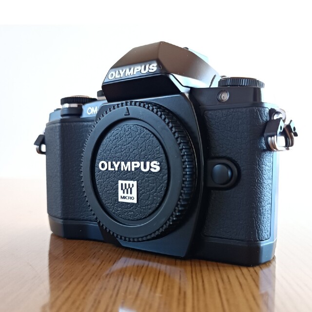 OLYMPUS OM-D E-M10 ボディ ブラック 2