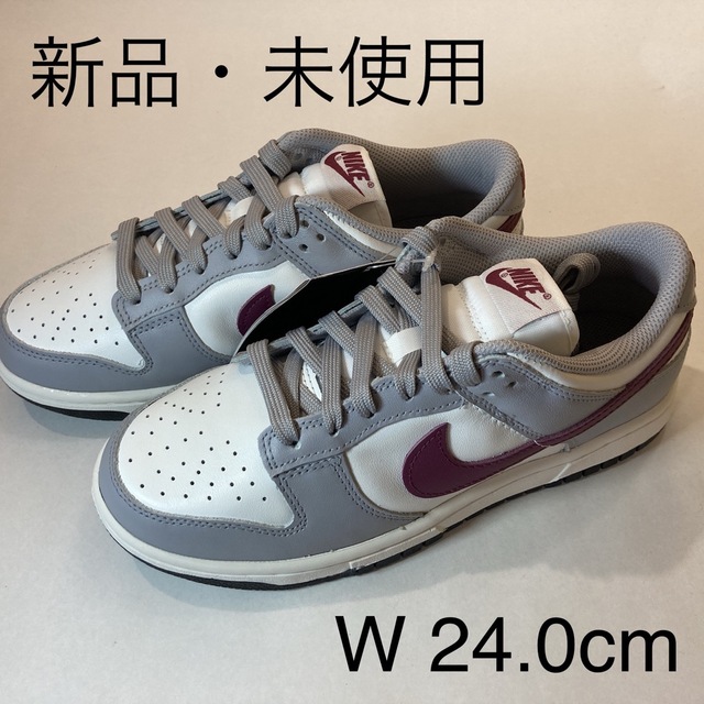 NIKE(ナイキ)のNike WMNS Dunk Low "Grey/Red" 24.0cm レディースの靴/シューズ(スニーカー)の商品写真