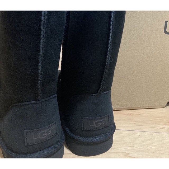 UGG(アグ)のUGG  ムートンブーム　新品　23 レディースの靴/シューズ(ブーツ)の商品写真