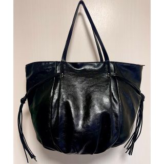 ザラ(ZARA)の専用！【美品】ZARA ショルダーバッグ　フリンジ　ブラック(ショルダーバッグ)